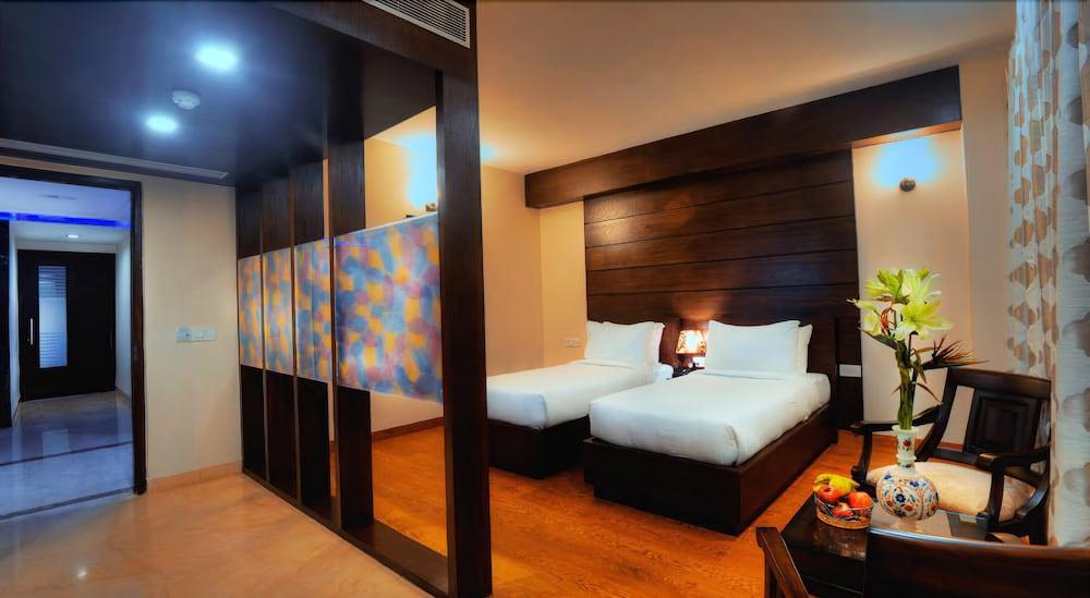 אגרה Hotel Atulyaa Taj מראה חיצוני תמונה