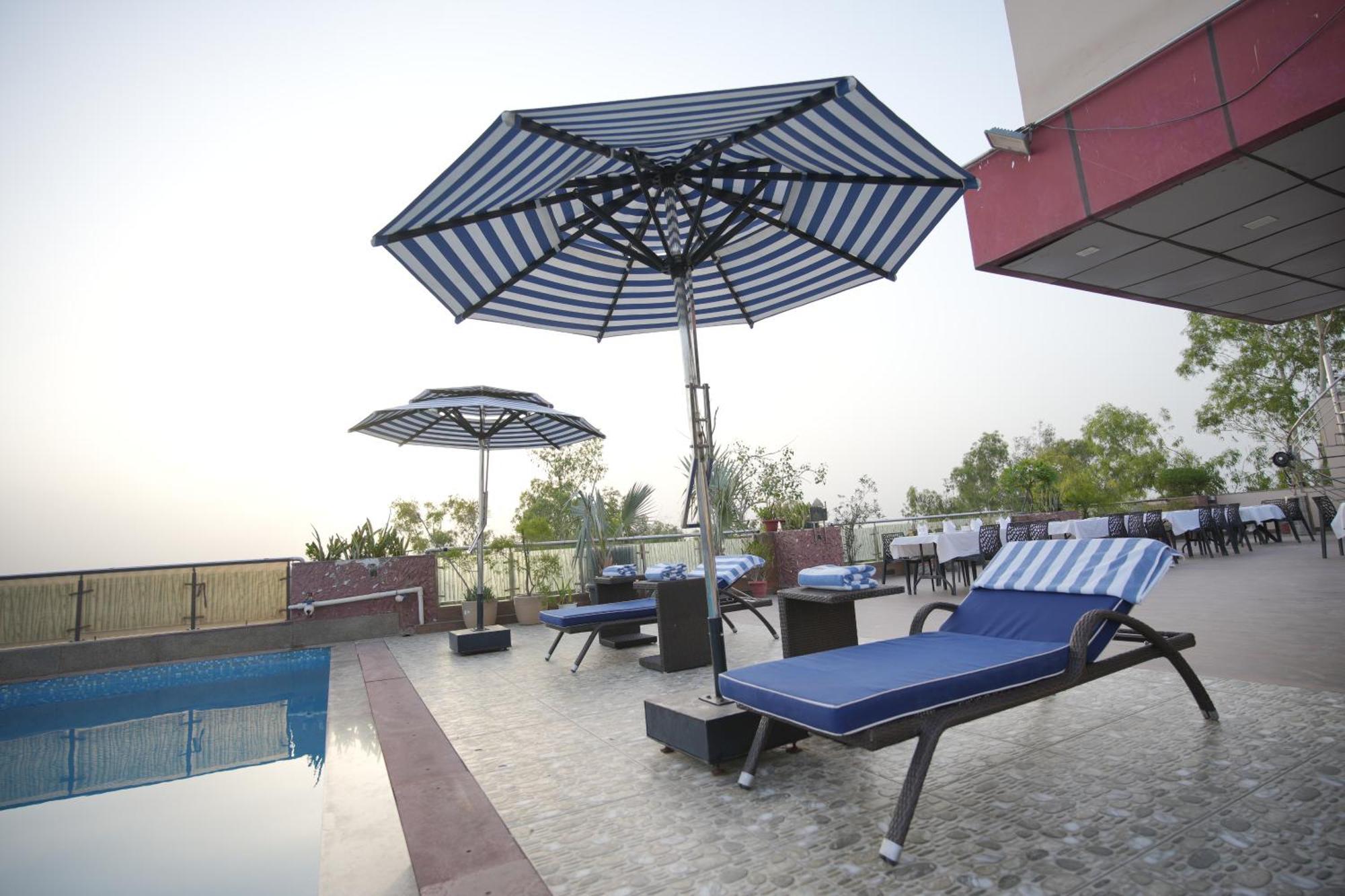 אגרה Hotel Atulyaa Taj מראה חיצוני תמונה