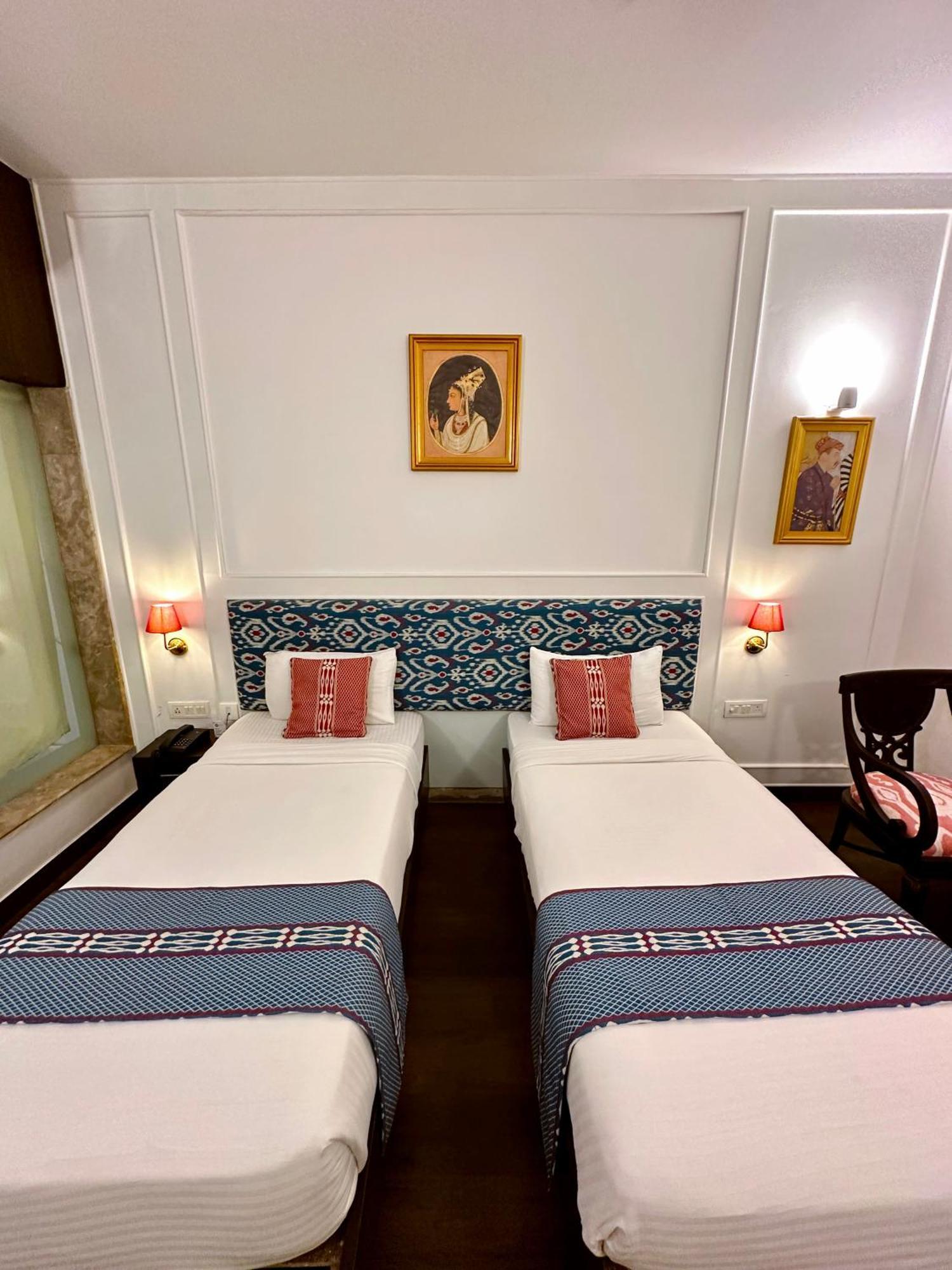 אגרה Hotel Atulyaa Taj מראה חיצוני תמונה