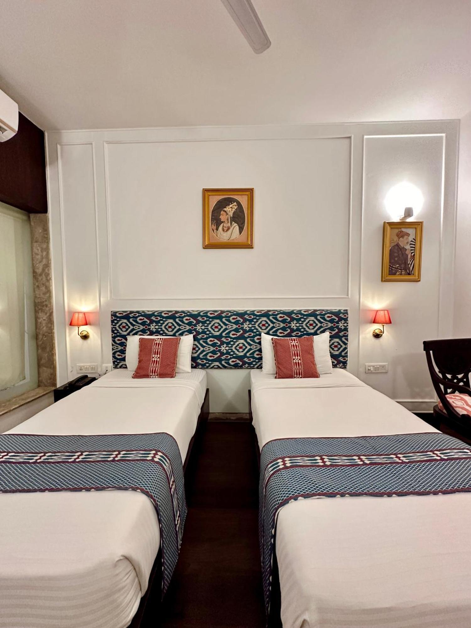 אגרה Hotel Atulyaa Taj מראה חיצוני תמונה